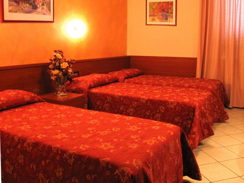 Hotel Stazione Ливорно Екстериор снимка