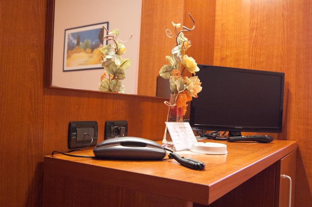 Hotel Stazione Ливорно Стая снимка