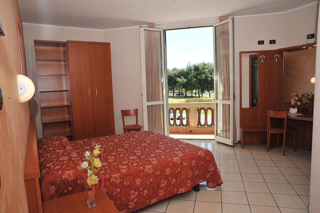 Hotel Stazione Ливорно Стая снимка
