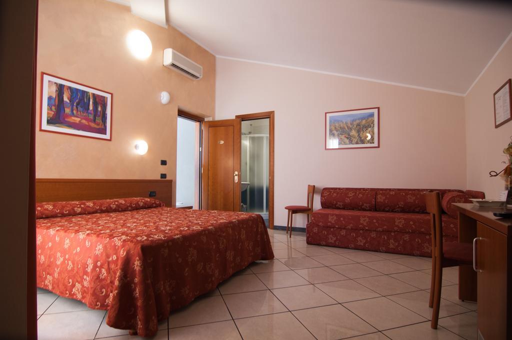 Hotel Stazione Ливорно Стая снимка