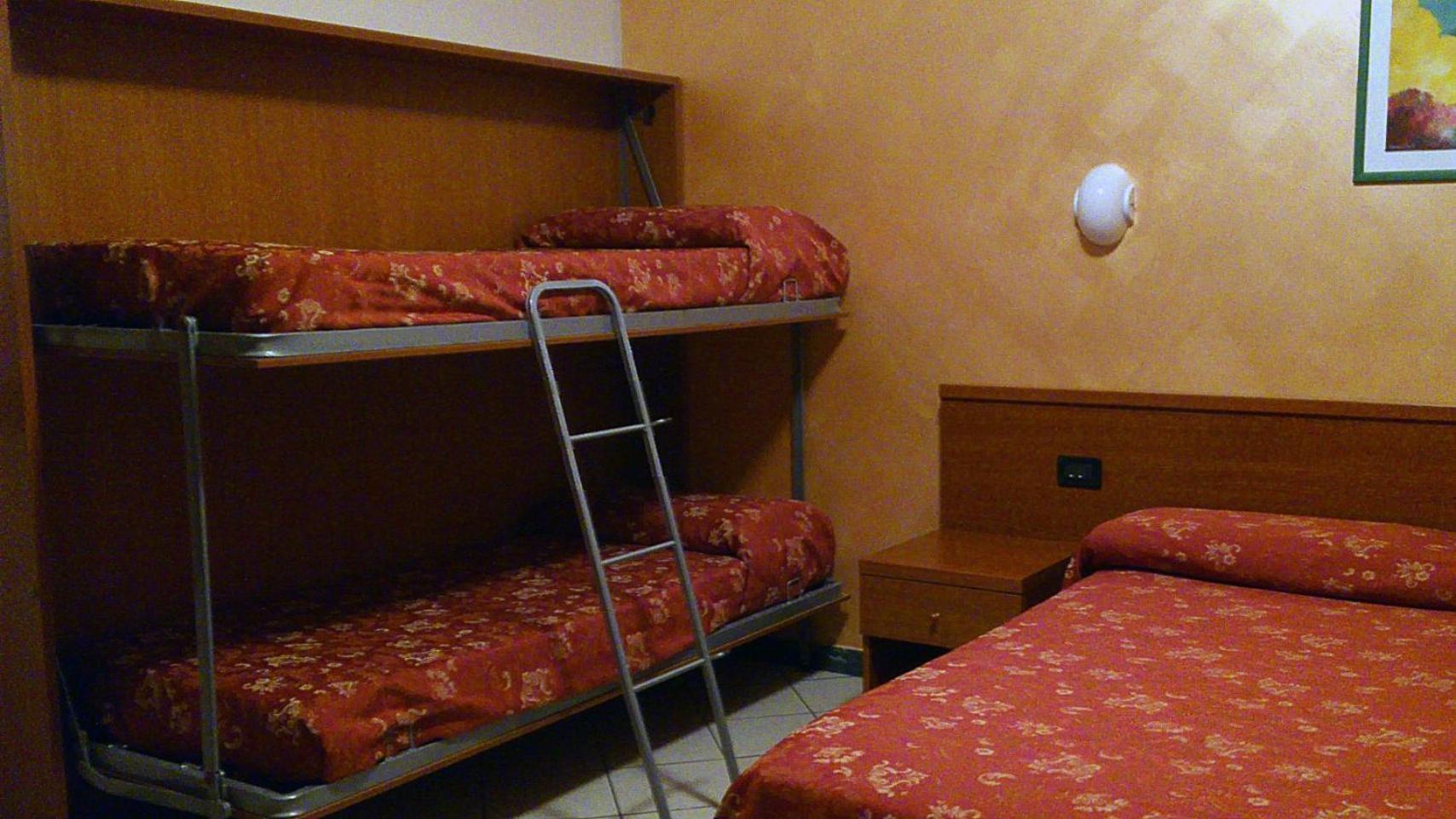 Hotel Stazione Ливорно Екстериор снимка