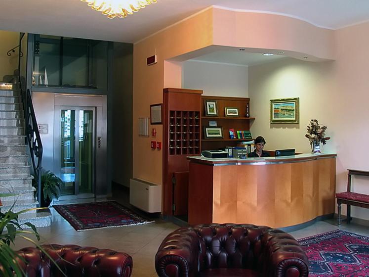 Hotel Stazione Ливорно Екстериор снимка