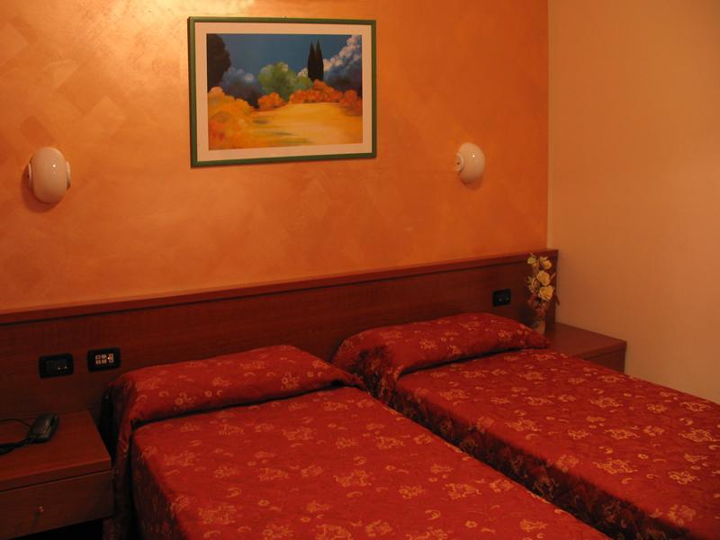Hotel Stazione Ливорно Екстериор снимка